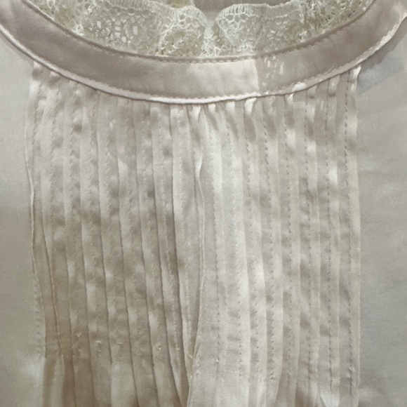 Elegant J Crew Cream Blouse - Picture 4 of 7